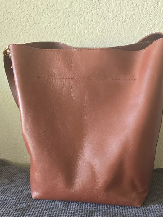 Madewell-The Essential Bucket Tote - Picture 2 of 16